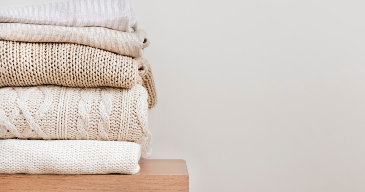 【メルカリ】送料をおさえるセーターの梱包方法は？おすすめの配送方法も解説