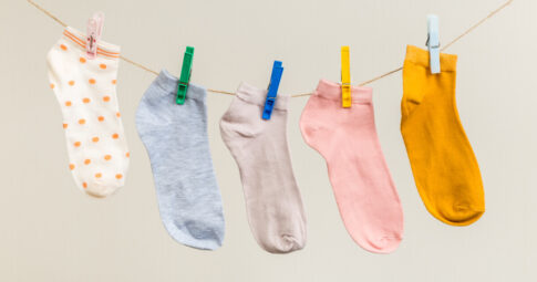 【メルカリ】靴下の梱包方法・発送方法を解説！お得な配送方法も紹介